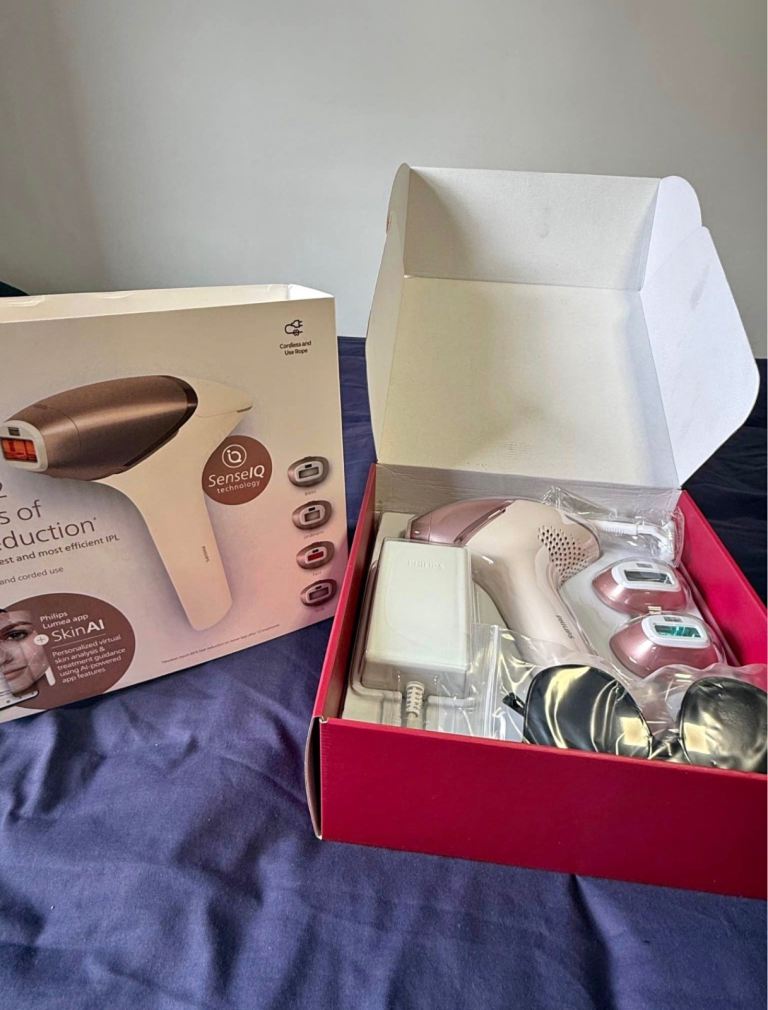 Phillips Lumea IPL 9900 Hair removal device