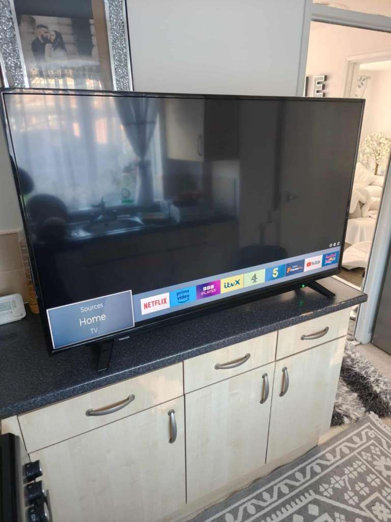 Toshiba 55"inch Smart tv 4k