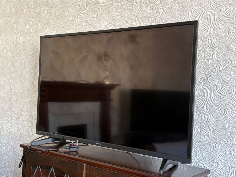 SHARP 102CM 40’k TELEVISION 