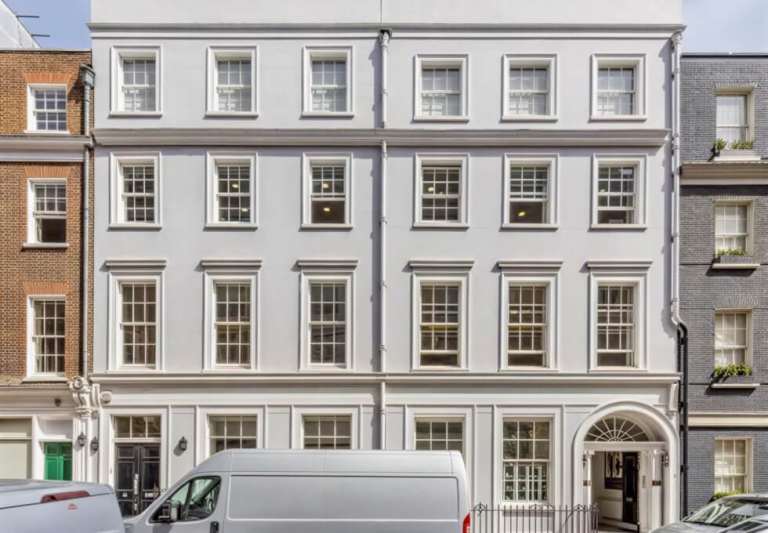 28 Person Private Serviced Office Suites to Rent in *Mayfair*, Central London W1S
