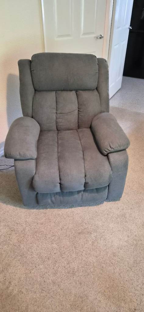 Grey Fabric Recliner Armchair – AS GOOD AS NEW!