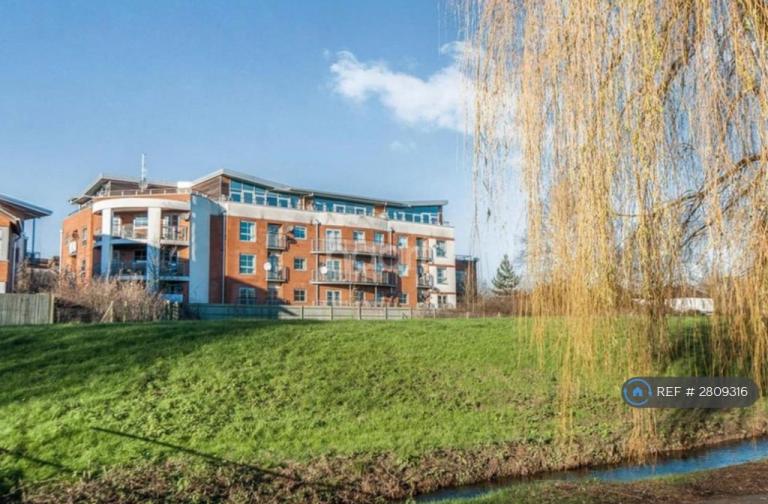 1 bedroom flat in Windmill Road, Slough, SL1 (1 bed) (#2809316)