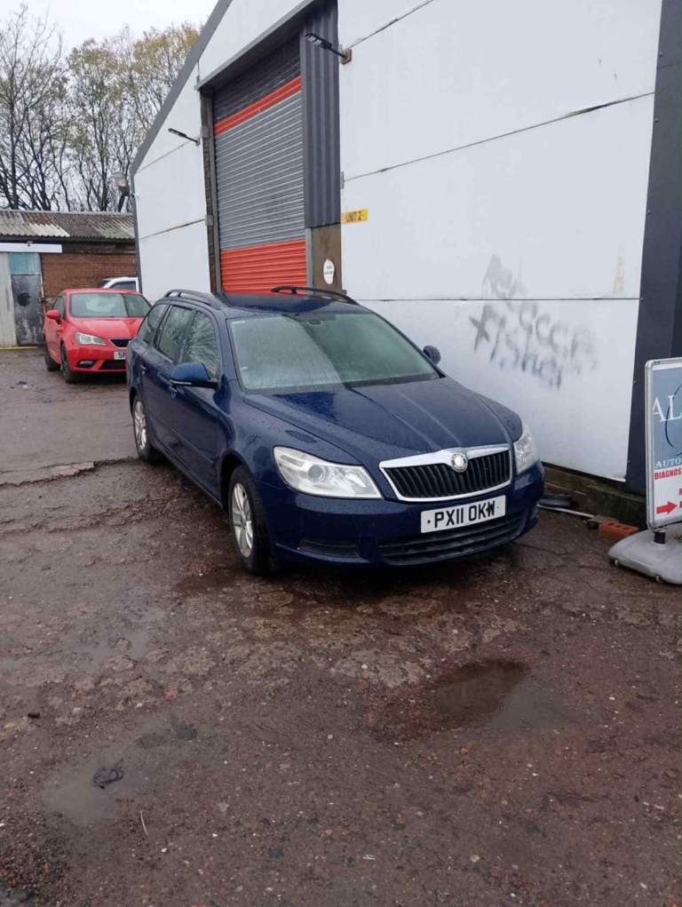 Skoda, OCTAVIA, Estate, 2011, Manual, 1598 (cc), 5 doors