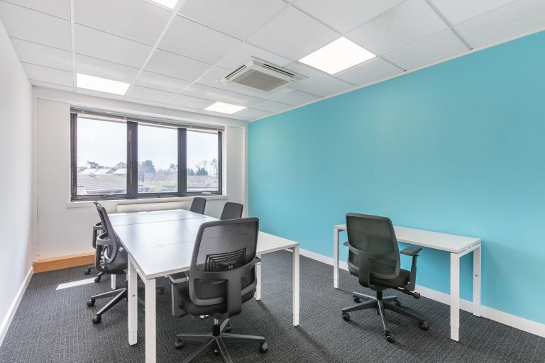 Cambridge - CB249AD \ Secure an Office with 5 Workstations