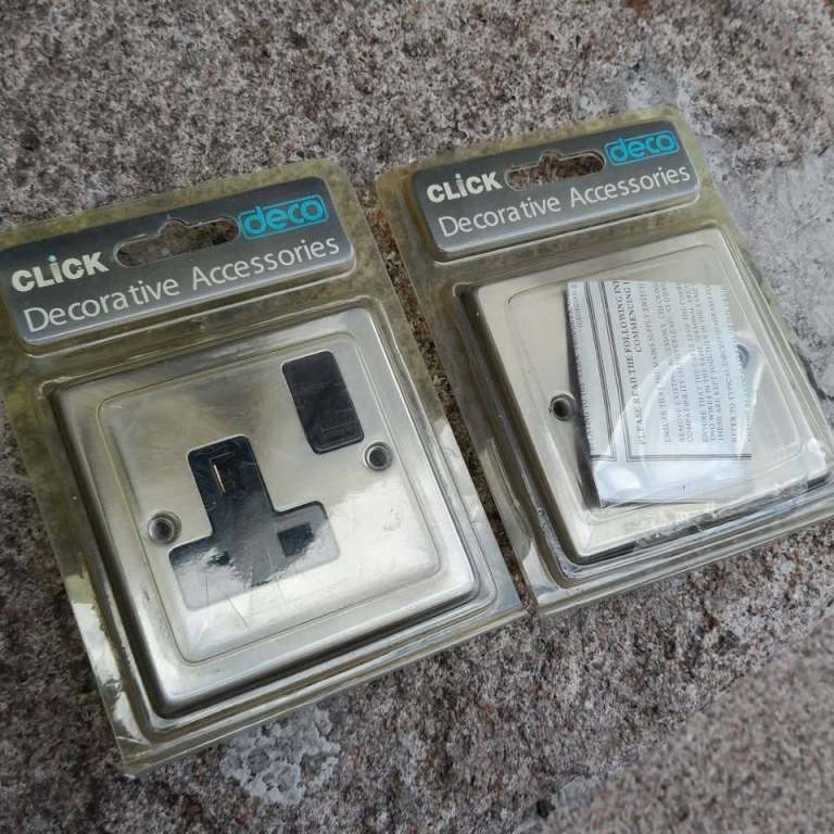  NEW Switched Socket and 2 Gang Switch