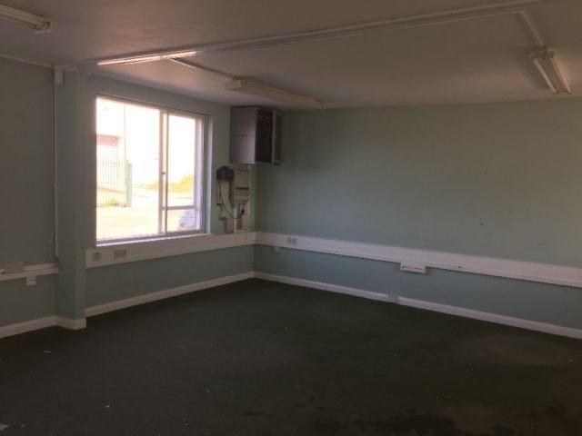 Fully service office near belvedere 