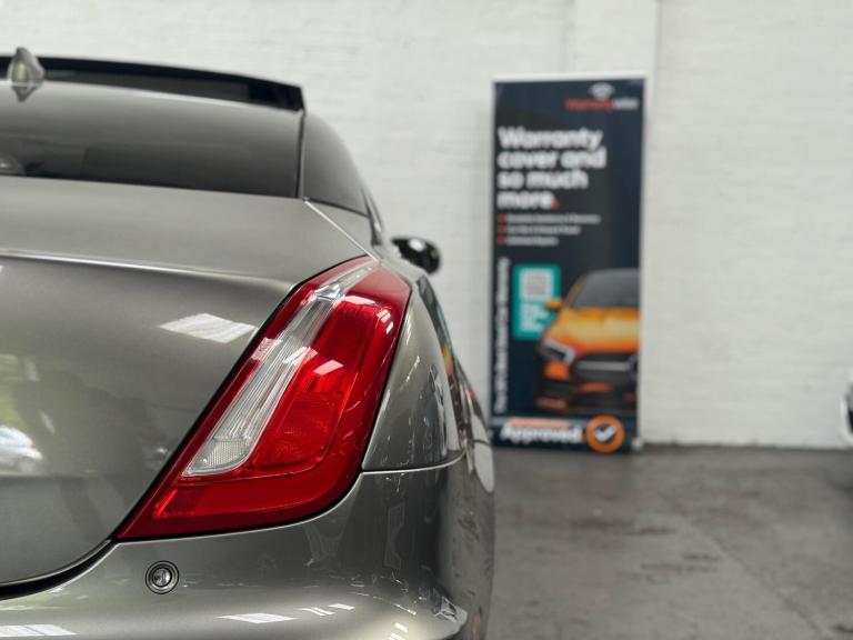 2017 Jaguar XJ 3.0d V6 Portfolio Auto Euro 6 (s/s) 4dr SALOON Diesel Automatic