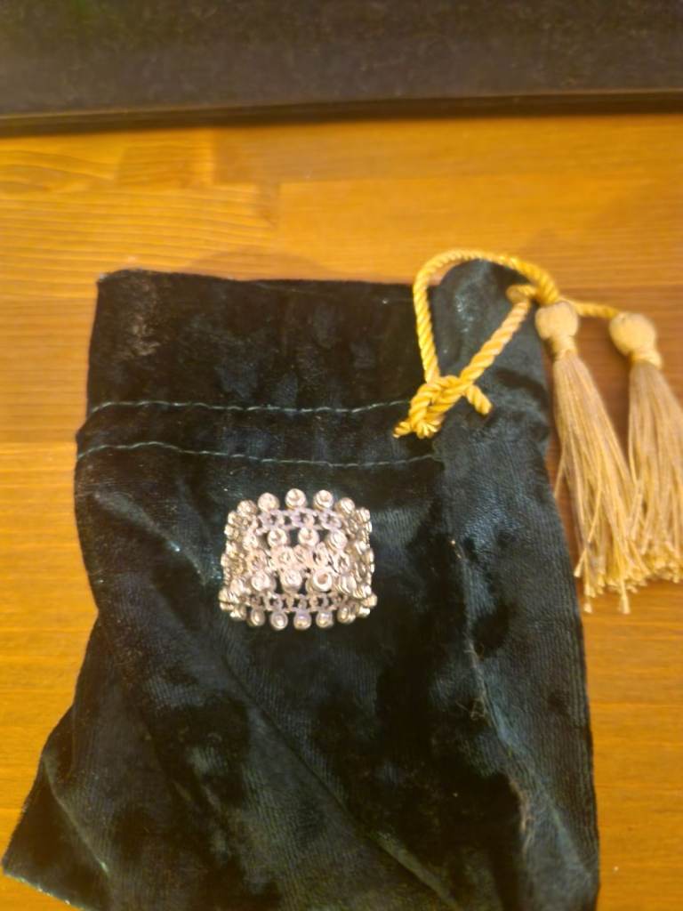 Pure 92.5% Silver Ring Bracelet very nice piece of jewelry 