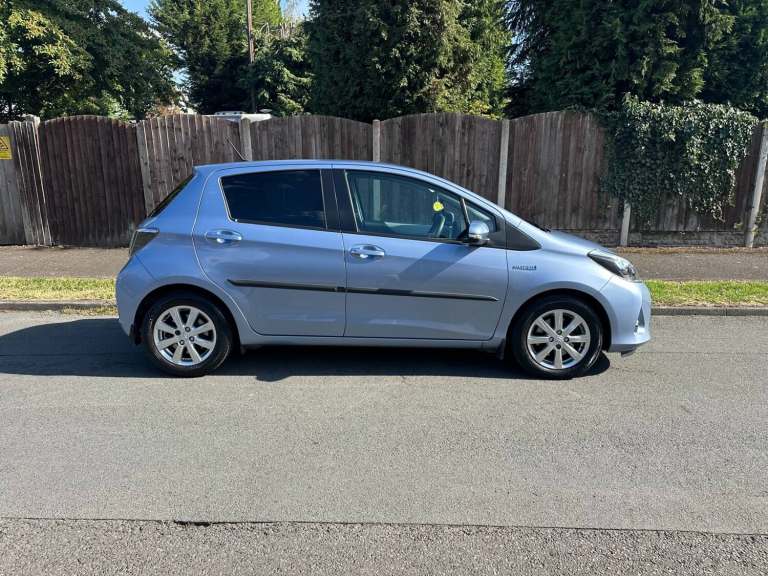 2013 Toyota Yaris 1.5 VVT-i Hybrid T4 5dr CVT HATCHBACK Petrol/Electric Hybrid Automatic