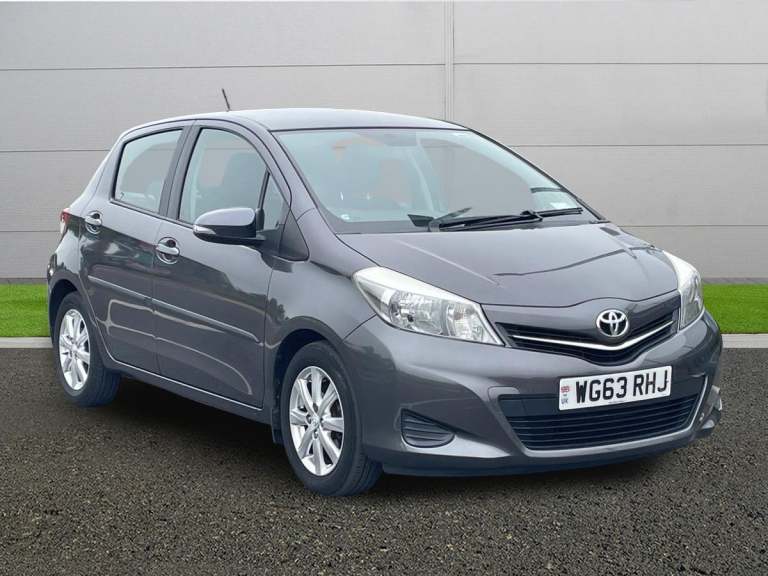 2013 Toyota Yaris 1.33 VVT-i TR 5dr Multidrive S HATCHBACK PETROL Automatic