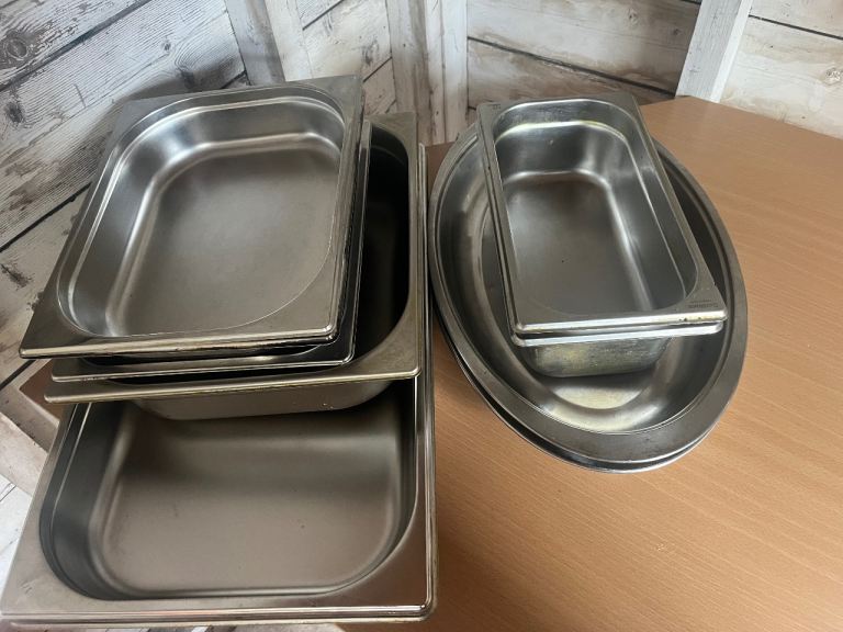 Selection of Metal Catering Food Trays – Various Sizes