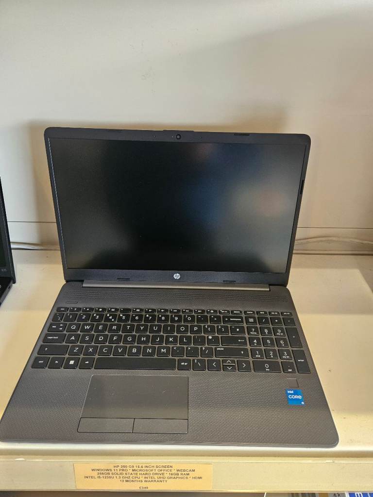 🔥FOR SALE🔥HP 250 G9 15.6 Inch screen 256GB SSD 16GB RAM Laptop 12 Months Warranty