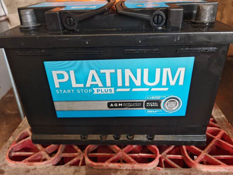 Car/Van battery 70Ah