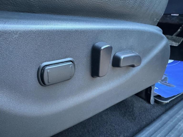  Nissan Navara 2.3 dCi Tekna Auto 4WD Euro 6 4dr Diesel Automatic