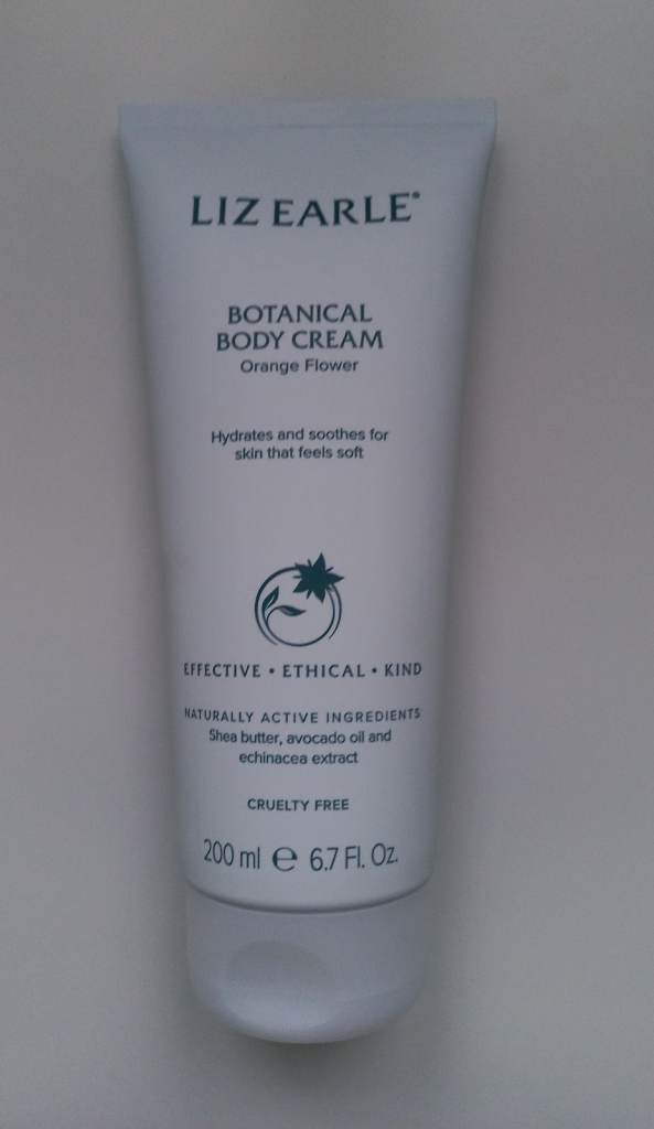 NEW LIZ EARLE BODYCREAM