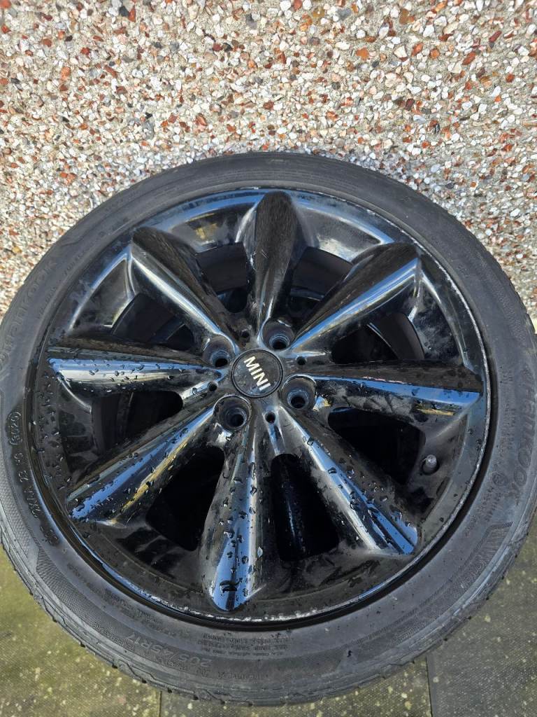 MINI 17" Black Alloy Wheels – Set of 4 with Tyres