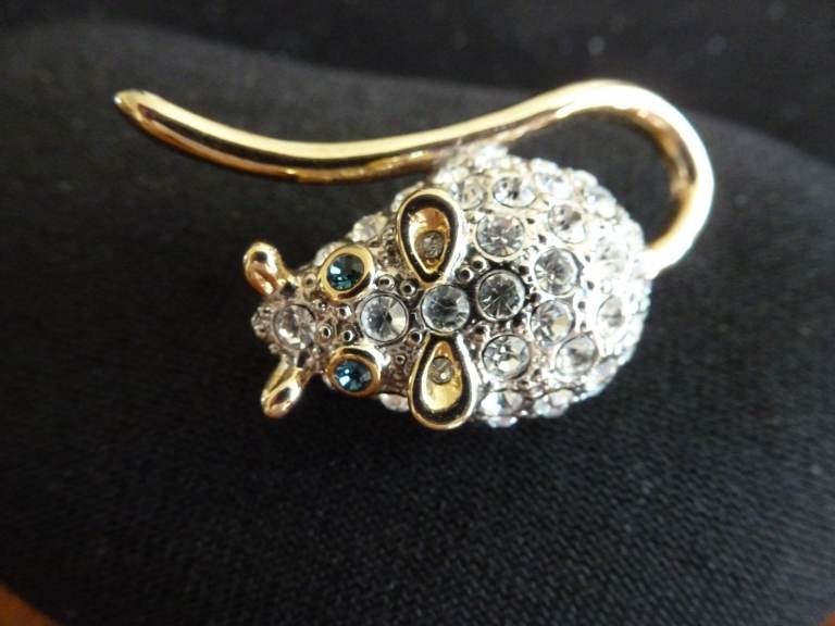 Vintage Crystal Gold Toned Mouse Brooch 🐁