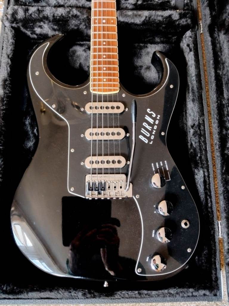 Burns Bison MIK 2004 Gator hard case Trisonic pickups Schaller strap locks Korean Wild Dog 