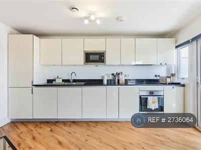 1 bedroom flat in Arthur Road, London, SW19 (1 bed) (#2736064)