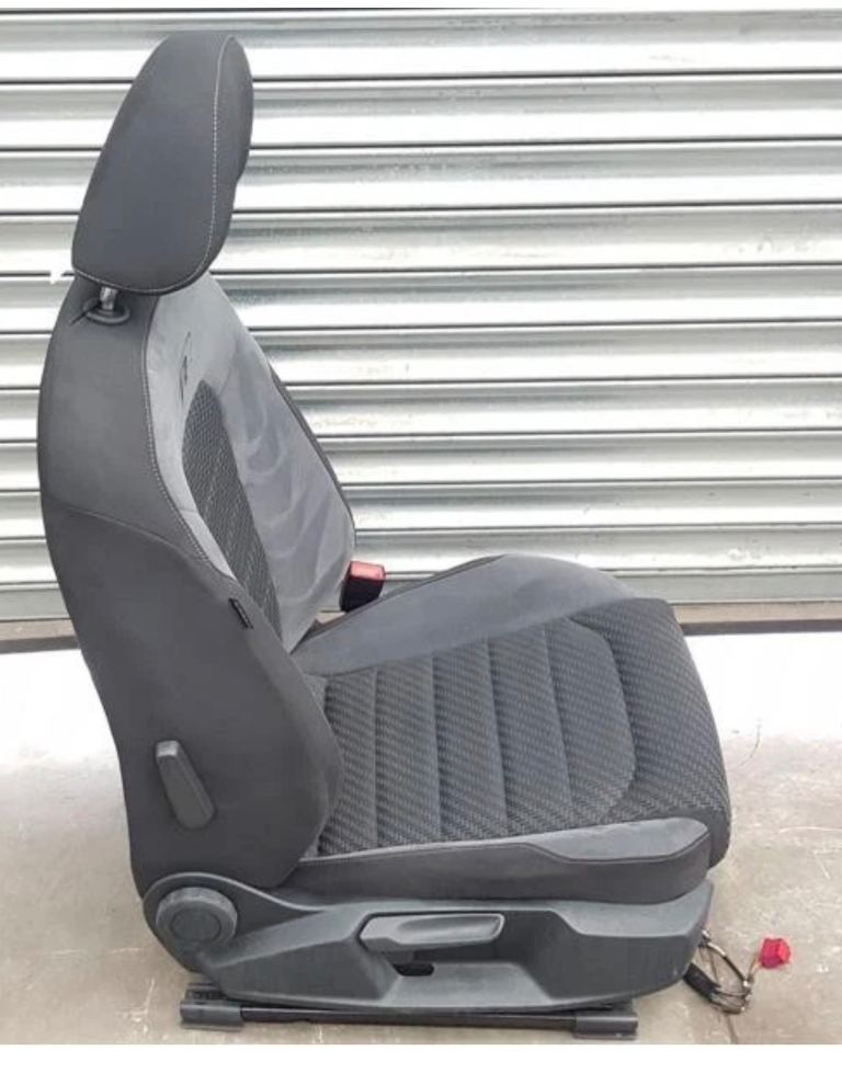 VW Golf r-line 7.5 2019 front heated seats driver and passenger