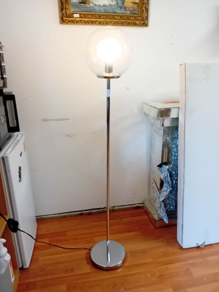 Chrome tall lamp with spherical clear glass shade, Ref:1276