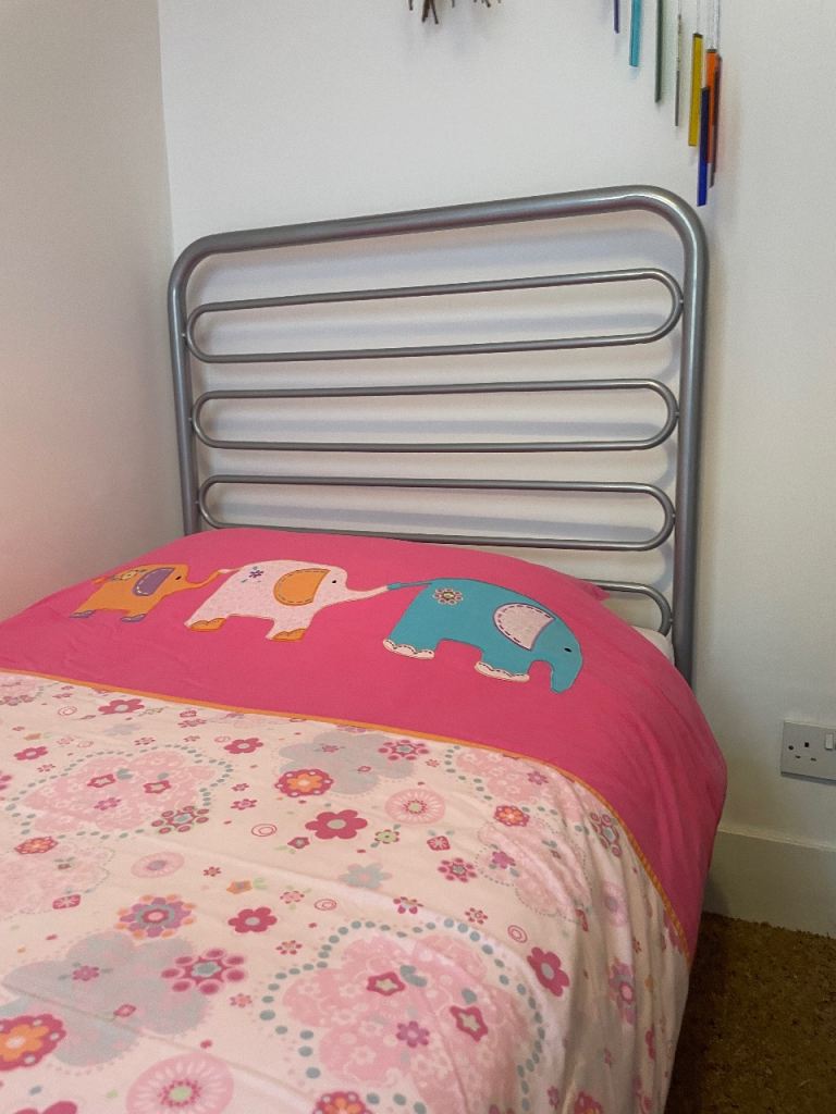 image for Metal single bed