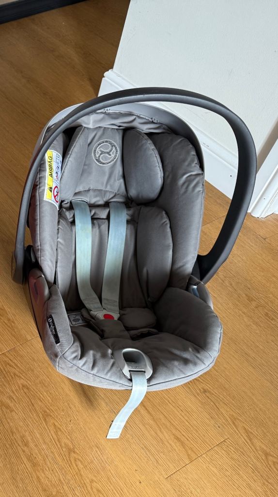 Cybex Cloud Z i-Size Rotating Car Seat, with base