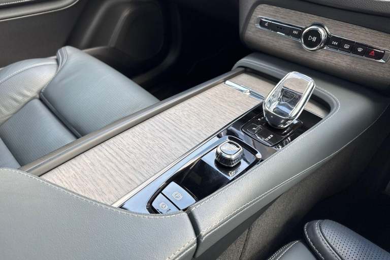 2022 Volvo XC90 2.0h T8 Recharge 18.8kWh Inscription Pro SUV 5dr Petrol Plug-in Hybrid Auto ESTAT...