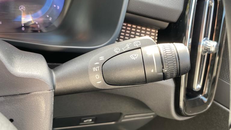 2025 Volvo XC40 2.0 B3P Plus Dark 5dr Auto Petrol Estate Estate Petrol Automatic