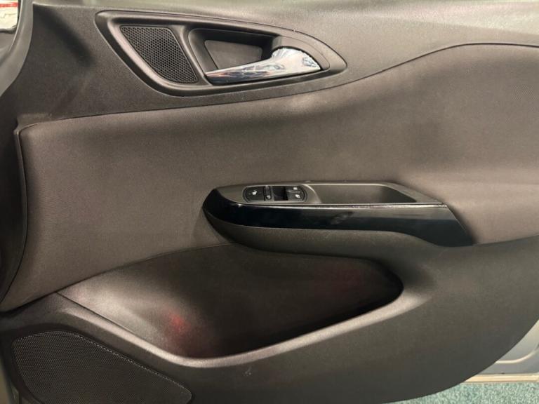 2015 Vauxhall Corsa 1.4 SRi Vx-line 5dr HATCHBACK PETROL Manual