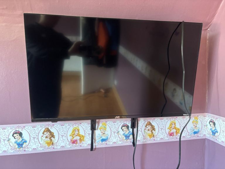 JVC Flat Screen TV - Good Condition