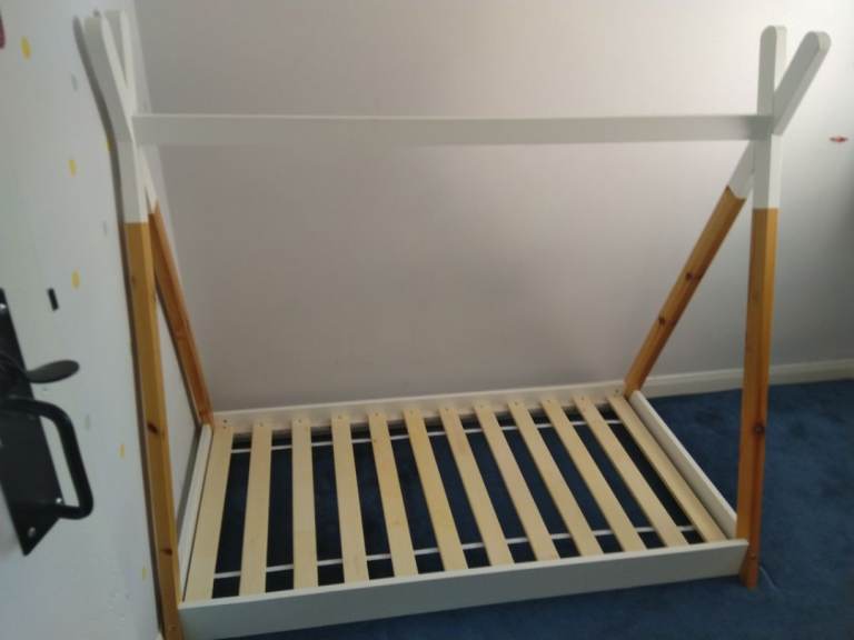 Kids canopy bed, 140cm X 70cm