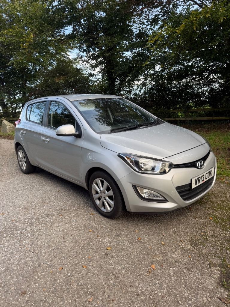 HYUNDAI i20 CRDI ONLY 31k AND £20 TAX 