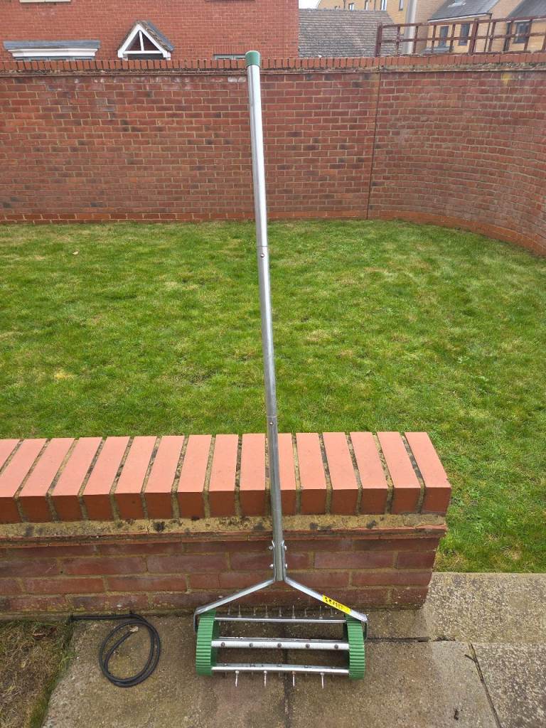 Gardening Lawn Aerator Grass Roller With 3 Level Adjustable Telescopic Handle