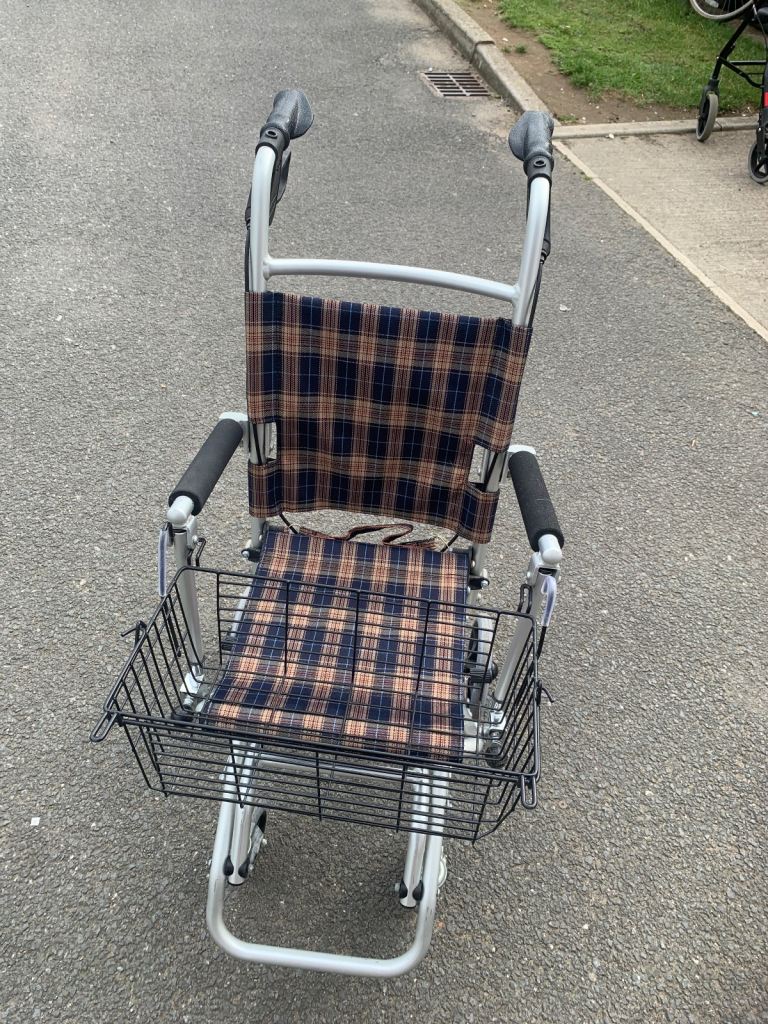 wallker / wheelchair 