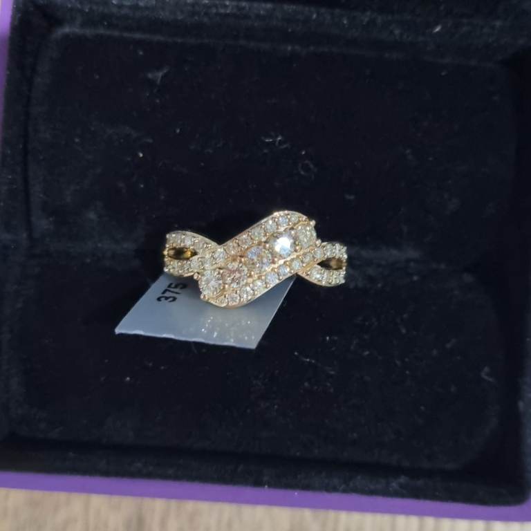 Gold 9ct Diamond cluster ring.  0.50ct. 