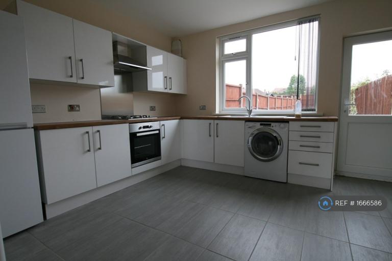 2 bedroom house in Blackwatch Road, Coventry, CV6 (2 bed) (#1666586)