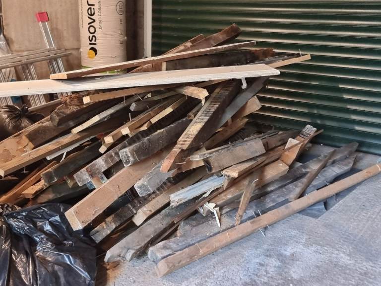 Mixed Timber Wood Scraps – nails and treated