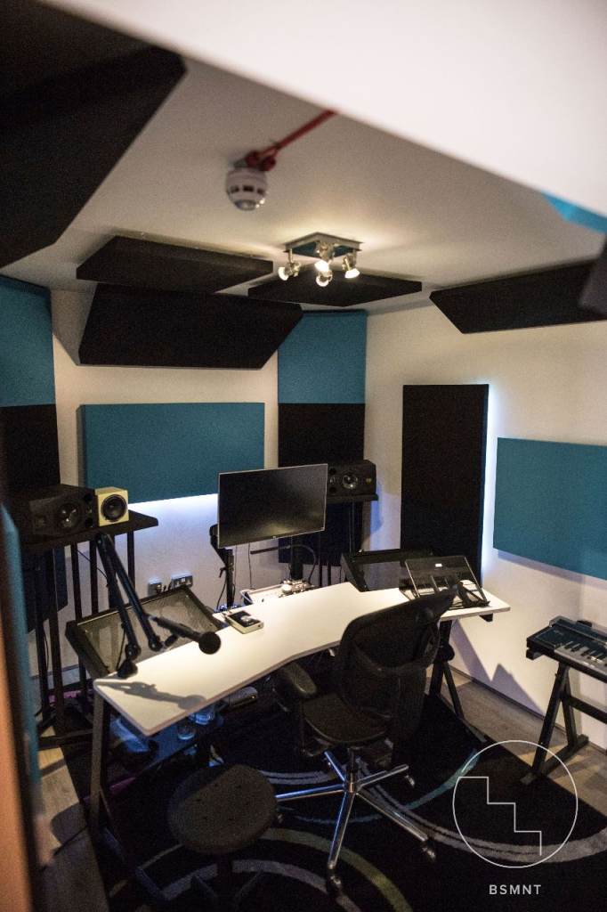 Music Production / Podcasting / Soundproofed Recording Studio For Long Term Let in Archway - N19