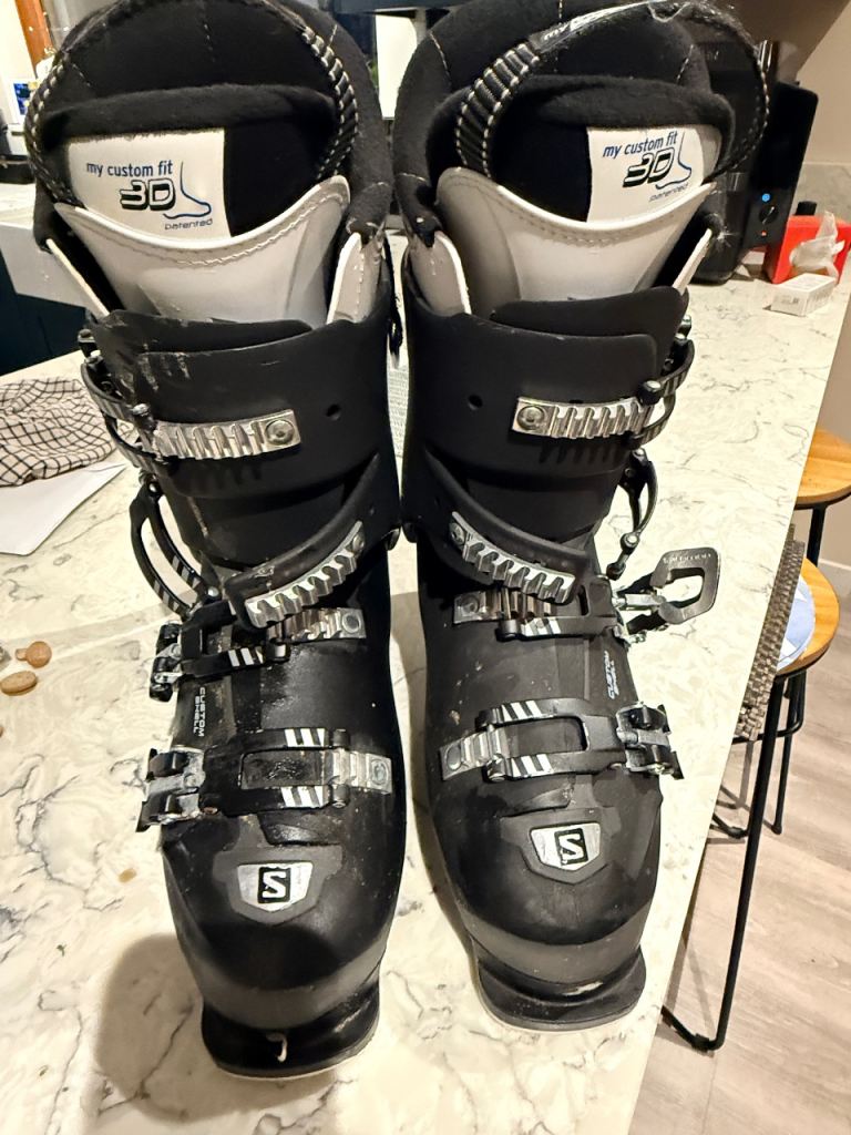 Salomon Ski Boots Size 8