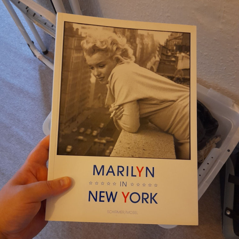 Marilyn in New York [Book]