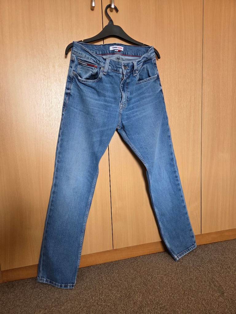 2 Pairs of Men's Tommy Hilfiger Jeans.