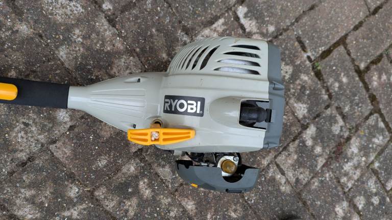 ROYBI petrol combi strimmer & hedge trimmer
