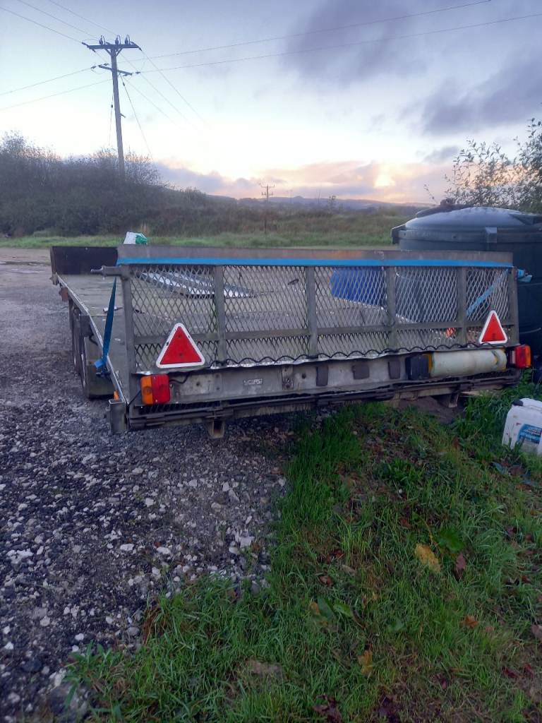Tilting trailer 