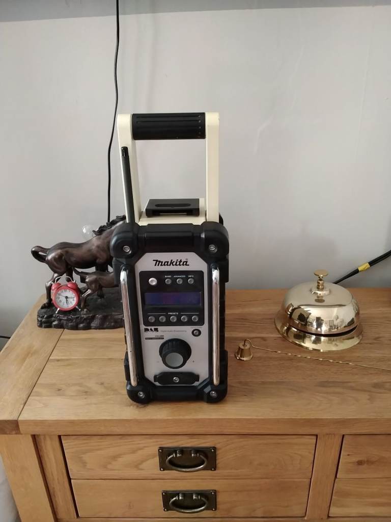 Makita site radio
