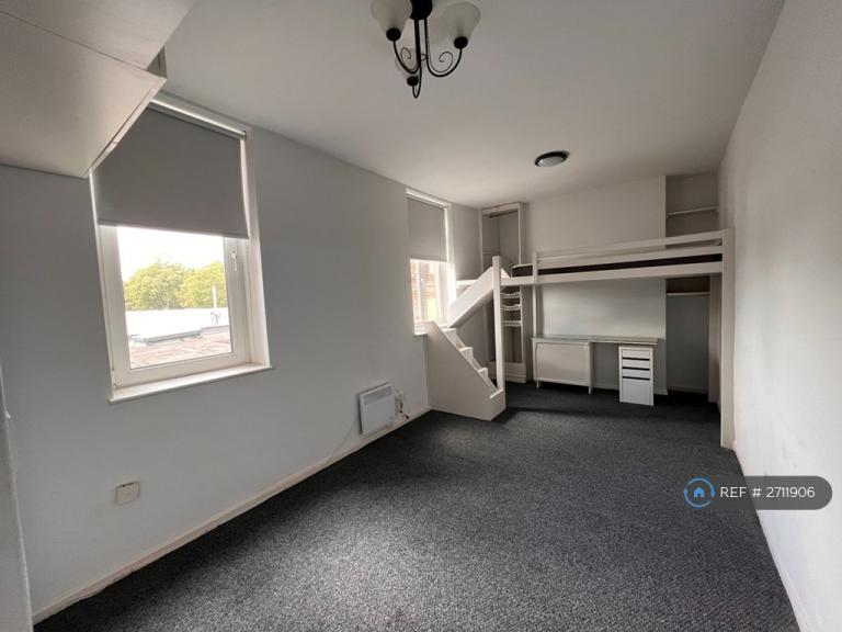 Studio flat in London Road, London, SE1 (#2711906)