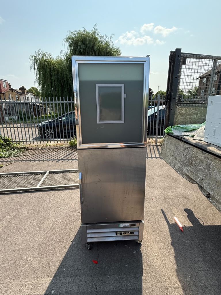 Commercial single door fridge fully serviced cafe shop restaurant takeaway 
