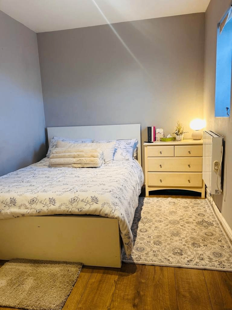 Spacious and Cosy 1 Bed Flat available for Rent in - RM11 2SF