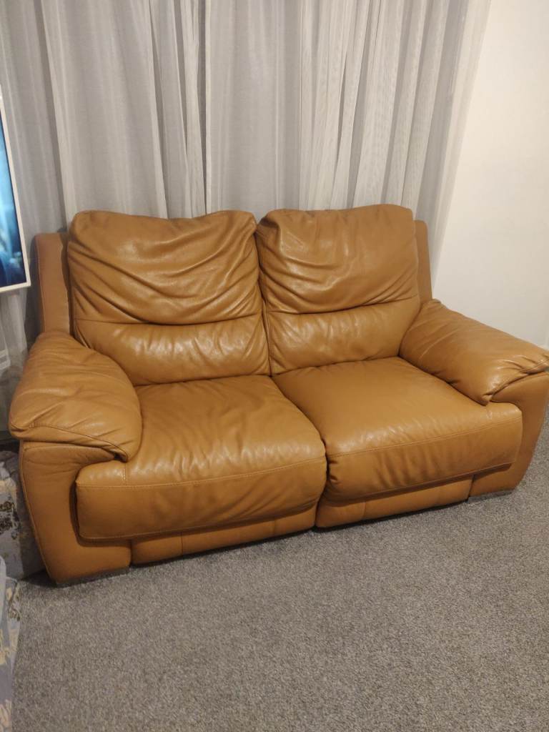3&2 leather sofa+ footstool with storage 