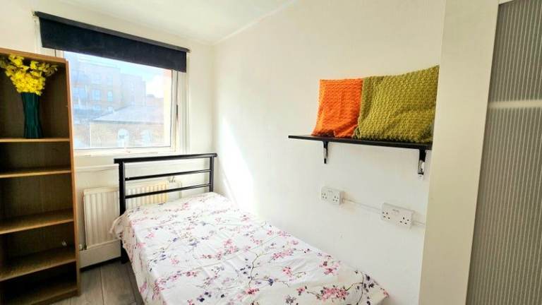 🏠 Single Room Available in Mile End | E3 4LZ – Near to Milland Station | Close to QMU 🤍